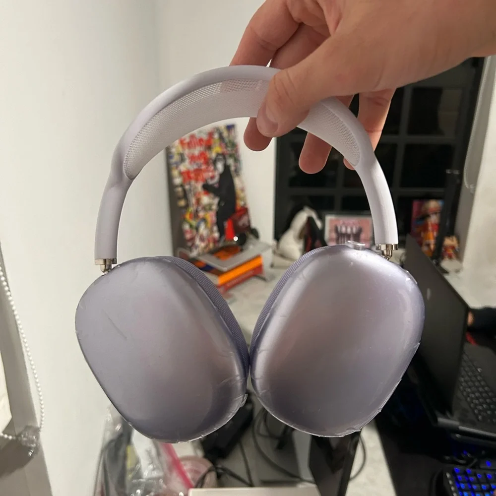 Purple and White VR Headset Case with Ergonomic Design
